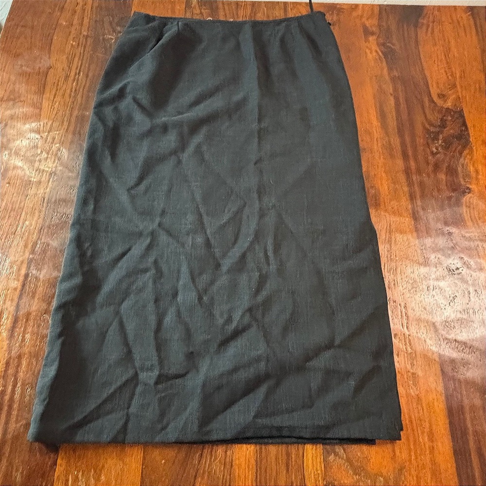 Max Mara Black 100% Virgin Wool Midi Skirt Made in‎ Italy Size 12 Side Zip Wrap